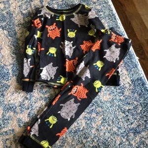 Halloween 🎃 themed pajamas size 5t